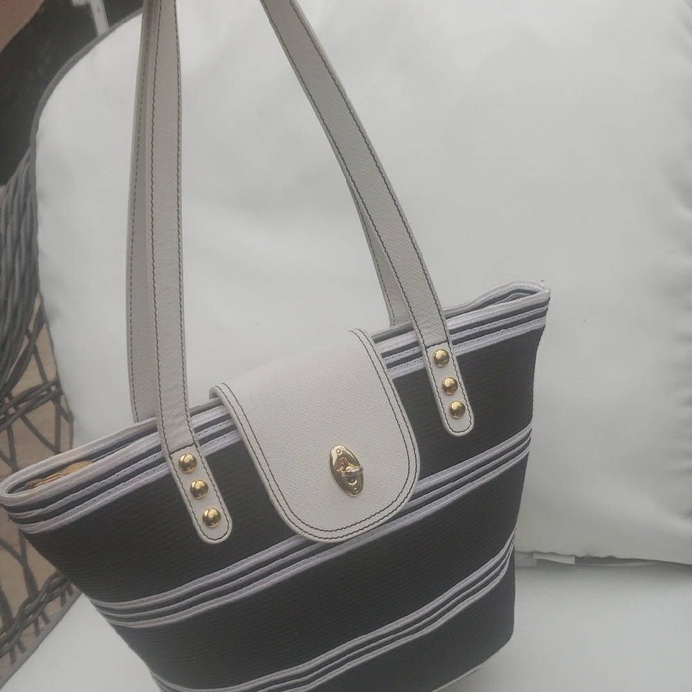 ERIC JAVITS Woven Black/White Striped Tote Bag
